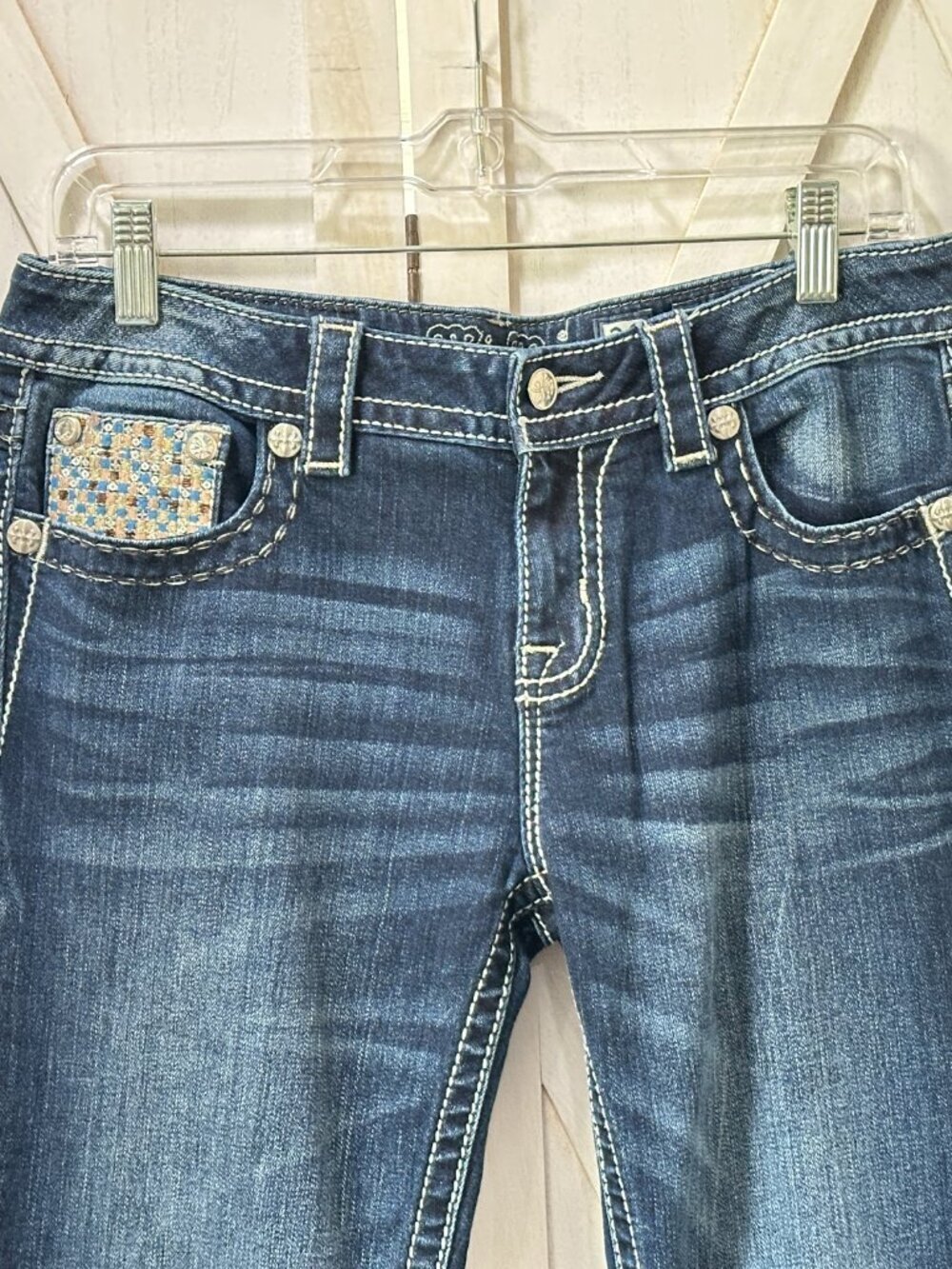Miss Me Mid Rise Bootcut Dark Wash Fleur De Lis Embellished Jeans Size 29 - Picture 4 of 11
